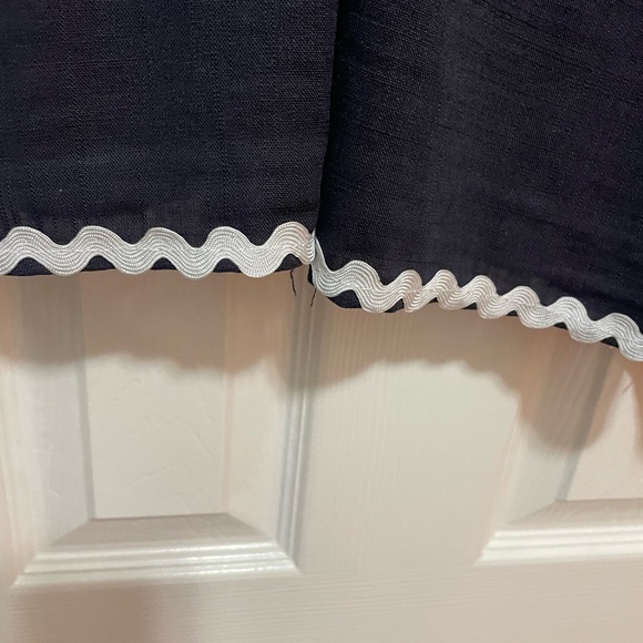 Boutique Blouse with detail - Picture 2 of 7